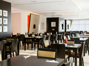 Holiday Inn Express Dubai Internet City an IHG Hotel