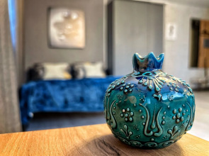 Апартаменты Granada дизайнерская квартира-студия с новым ремонтом в самом центре города