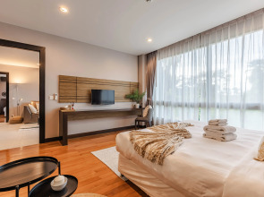 Апартаменты Majestic 2BR Residence with garden view in Regent