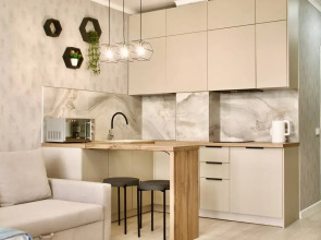 Апартаменты с бассейном у моря