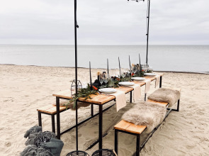 Поляна Глэмпинг, 1-я линия моря (12+)