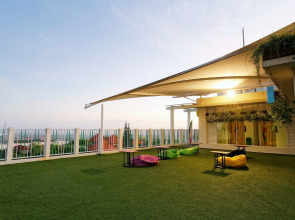 Отель MaxOneHotels Bukit Jimbaran