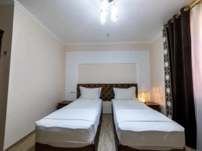 Отель Khans Palace