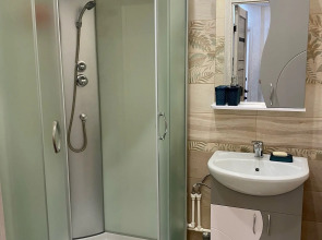 Апартаменты 2-комнатные с закрытой территорией на Захарова 26