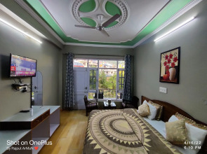 Отель Snow Crest Inn