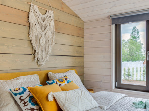 Частный дом с баней и чаном у воды и леса