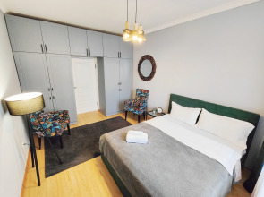 Апартаменты M.O.O.N. APARTMENTS Seifullina 500