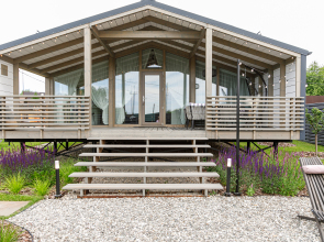 Частный Дом RiverDublDom  с баней и купелью у пруда в Новой Москве