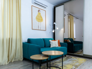 Апартаменты Атмосферные на набережной в доме с колоннами Ловец Снов 1