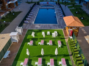 Апартаменты Студия у моря с бассейном на территории. Каравелла 112