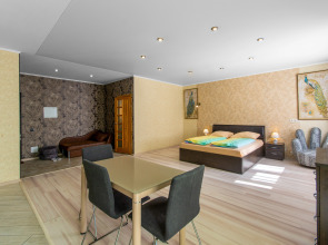 Апартаменты West39 на Шахматной 4В