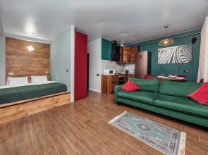 Апартаменты Дизайнерская студия около подъемника