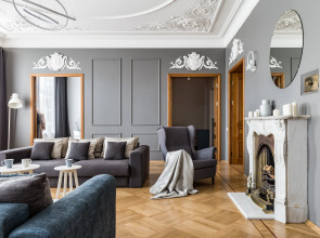 Апартаменты Avenue 180 кв.м с видом на Большую Конюшенную Улицу и Церковь Петра и Павла