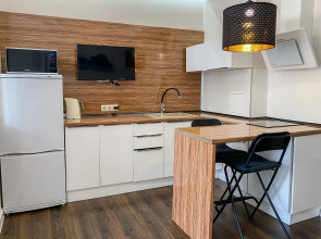 Студия с панорамным видом на центральной улице