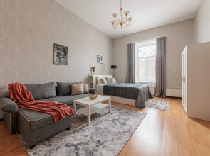 Апартаменты у Казанского Собора DereMRents ДереМРентс