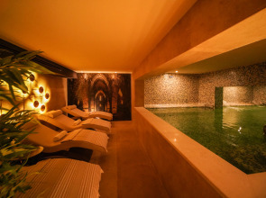 Отель Almira Thermal Spa & Convention Center