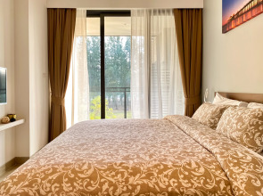 Апартаменты 2 спальни с видом на озеро в шаге от моря