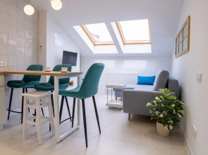 Апартаменты Дизайнерская мансарда в 150 метрах от моря