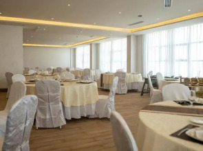 Отель The Plaza  and Resort