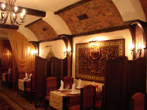 Отель Золотой Лев