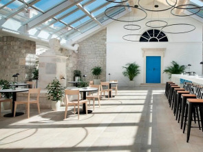 Lazure Hotel and Marina