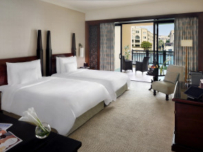 Отель Palace Downtown