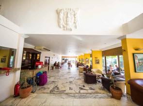 Отель Tuntas Beach Altinkum