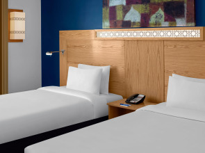 Holiday Inn Express Dubai Airport an IHG Hotel