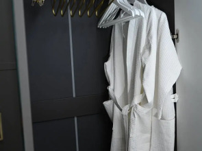 Квартира с дизайнерским ремонтом Rent House в центре