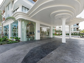 Курортный Отель Kora Beach Resort Phuket