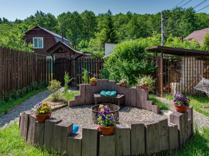 Частный дом с бaнeй на дpoвaх Harmony