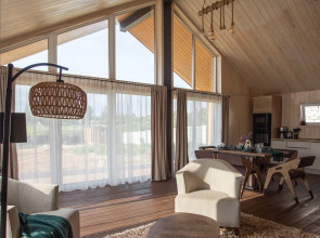 Частный дом Барнхауз у озера