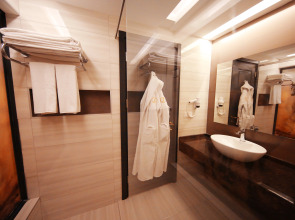 Отель Sey Beach Hotel & Spa