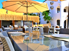 Отель Oscar Seaside Hotel & Spa