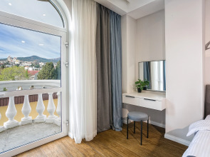 Апартаменты Дом композитора Ялта Екатеринская 3 Набережная Ялты