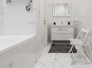 Апартаменты 4-комнатные HomeApart К.Маркса, 30