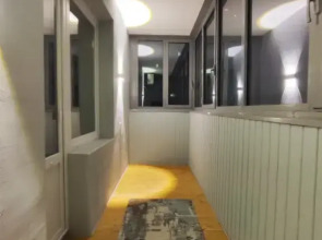 Квартира с Дизайнерским Ремонтом у Театра Кукол Экият