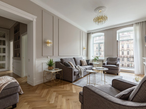 Апартаменты Bird Nest 80 кв.м с Балконом и Видом на Набережную Канала Грибоедова