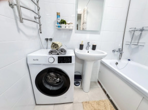 Квартира Вместительная у МРНЦ им. Цыба