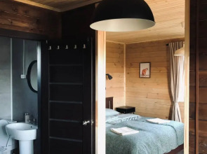 Частный дом Дом-студия на берегу озера