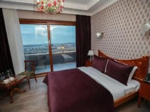 Отель West Inn Palace