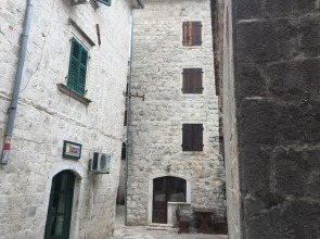 Hotel Athos Guesthouse