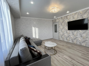 Квартира Апартаменты в Центре Гагры с Видом на Море и Горы