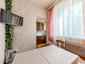 Квартира в Тихом центре Парк Челюскинцев 4 ком.кв.