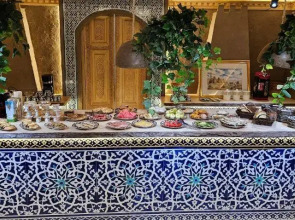 Отель Khans Palace