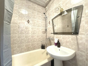 Квартира Двухкомнатная с Балконом и Кондиционером в Центре на Весенней