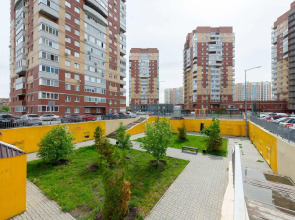 Сакура рядом ТЦ Кристалл