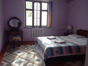 Хостел Uyut house Osh