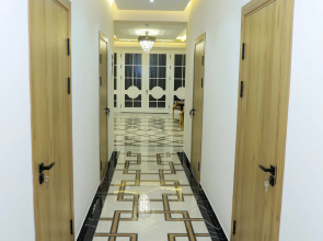 Отель Rich Land