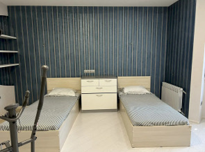 Квартира 8 Просторная 2-к в р-не Дельфинария - до моря 10 мин